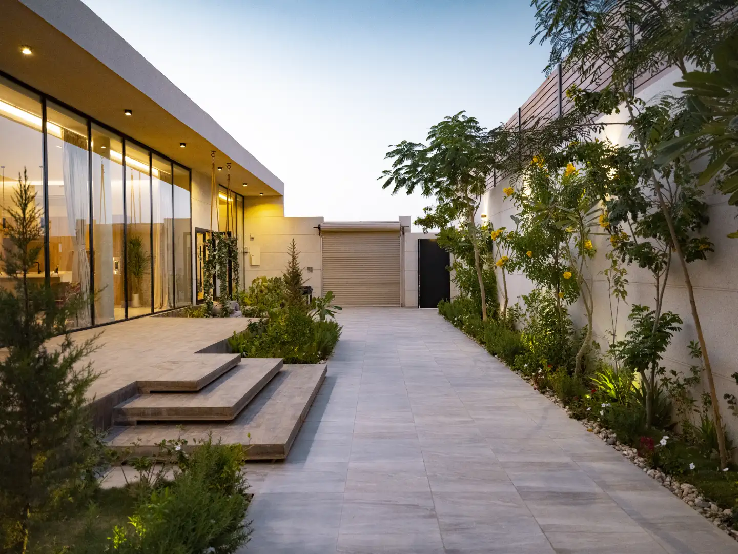 Agence M Com Marseille MarvaJpm Brignole Amenagement Exterieurs Allees Cours entree maison beton paves pierre