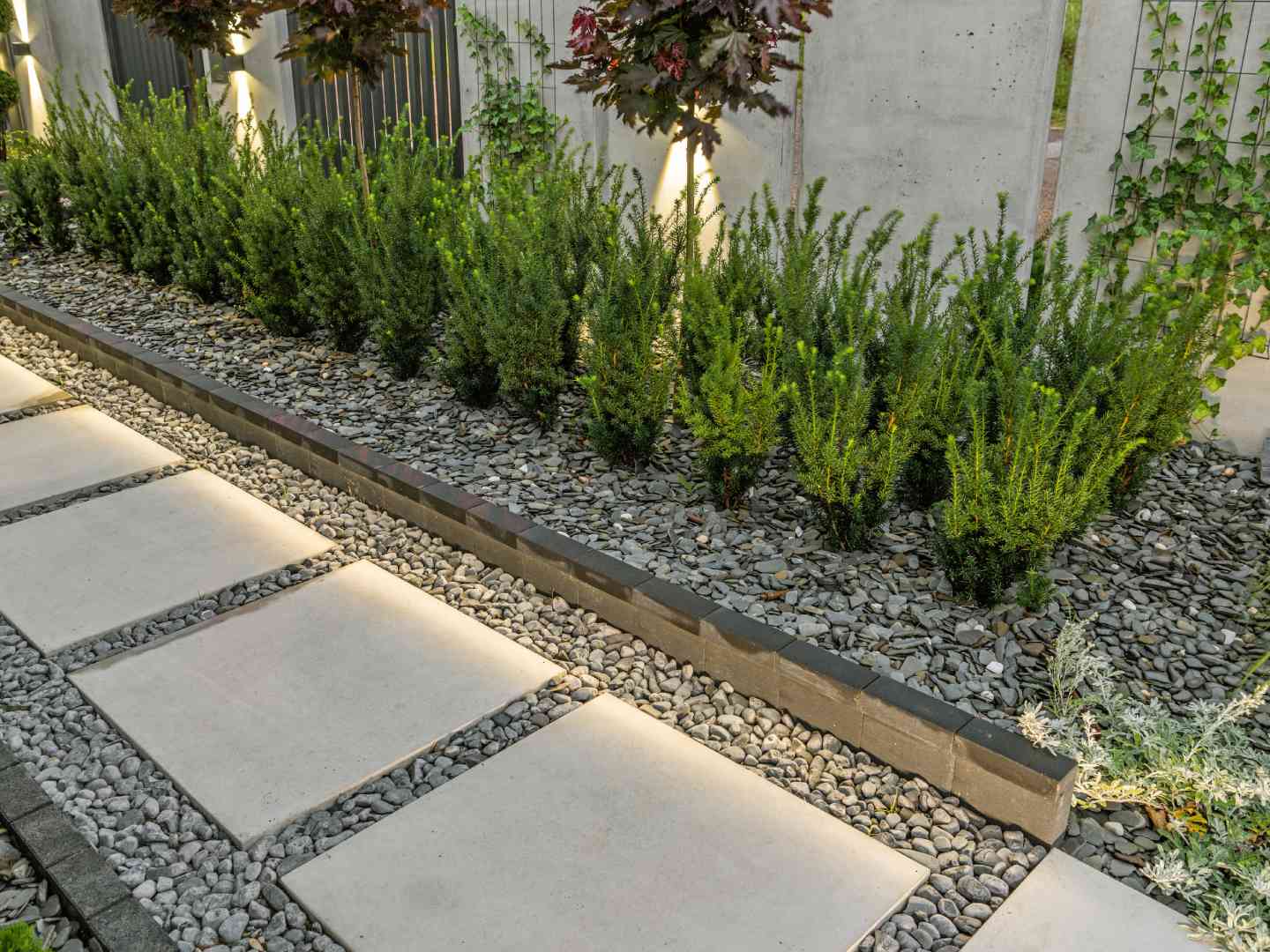 Agence M Com Marseille MarvaJpm Brignoles Amenagement Exterieurs cration allee chemin jardin dalles vegetation