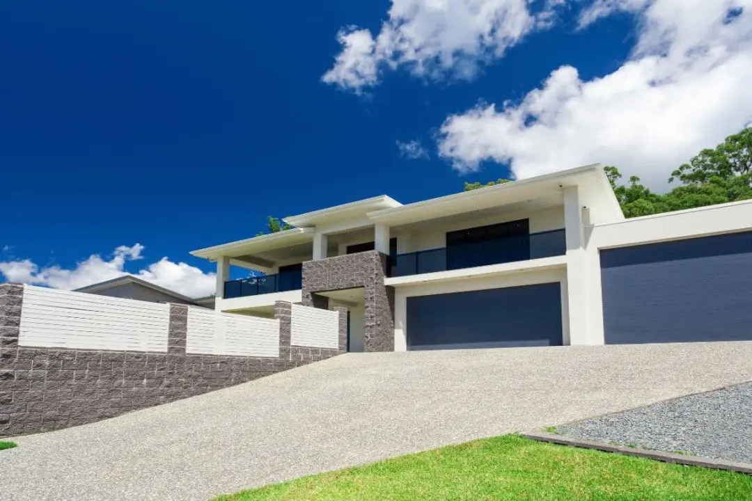 Agence M Com Marseille MarvaJpm Brignoles Amenagement Exterieurs revetement sol Beton desactive allee chemin garage maison villa