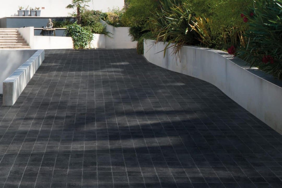 Agence M Com Marseille MarvaJpm Brignoles Amenagement Exterieurs revetement sol paves drainant classique allee chemin maison
